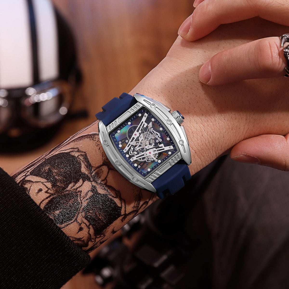 RUIMAS 338 – Reloj deportivo de cuarzo con correa de silicona